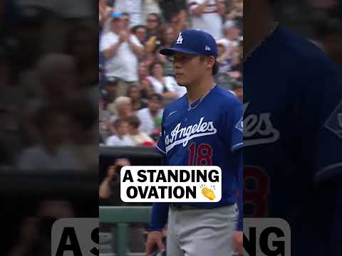 Yoshinobu Yamamoto exits to a standing ovation after taking a no-hitter into the 9th 👏