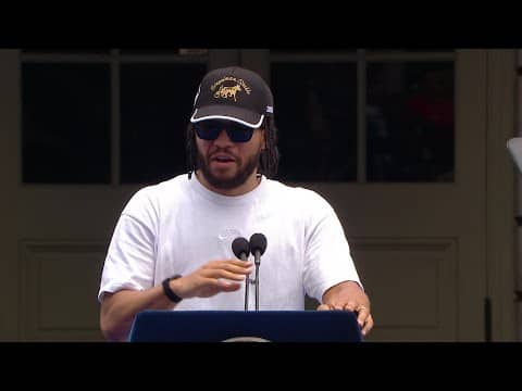 Jalen Brunson Addresses The Crowd At The New York Knicks Championship Parade & Ceremony π