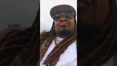 Marshawn Lynch at the track is a recipe for speed 🔥