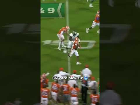 He got some help from the blockers π€© #clemson #accfootball #collegefootball
