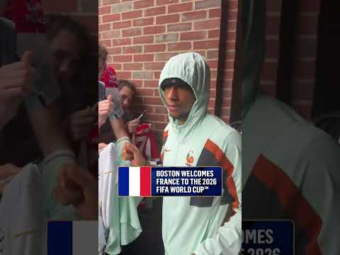 Fans in Boston were eager to meet les Bleus π«π·