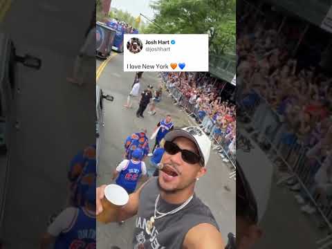 Josh Hart celebrates with fans at the Knicks Championship Parade π π§‘