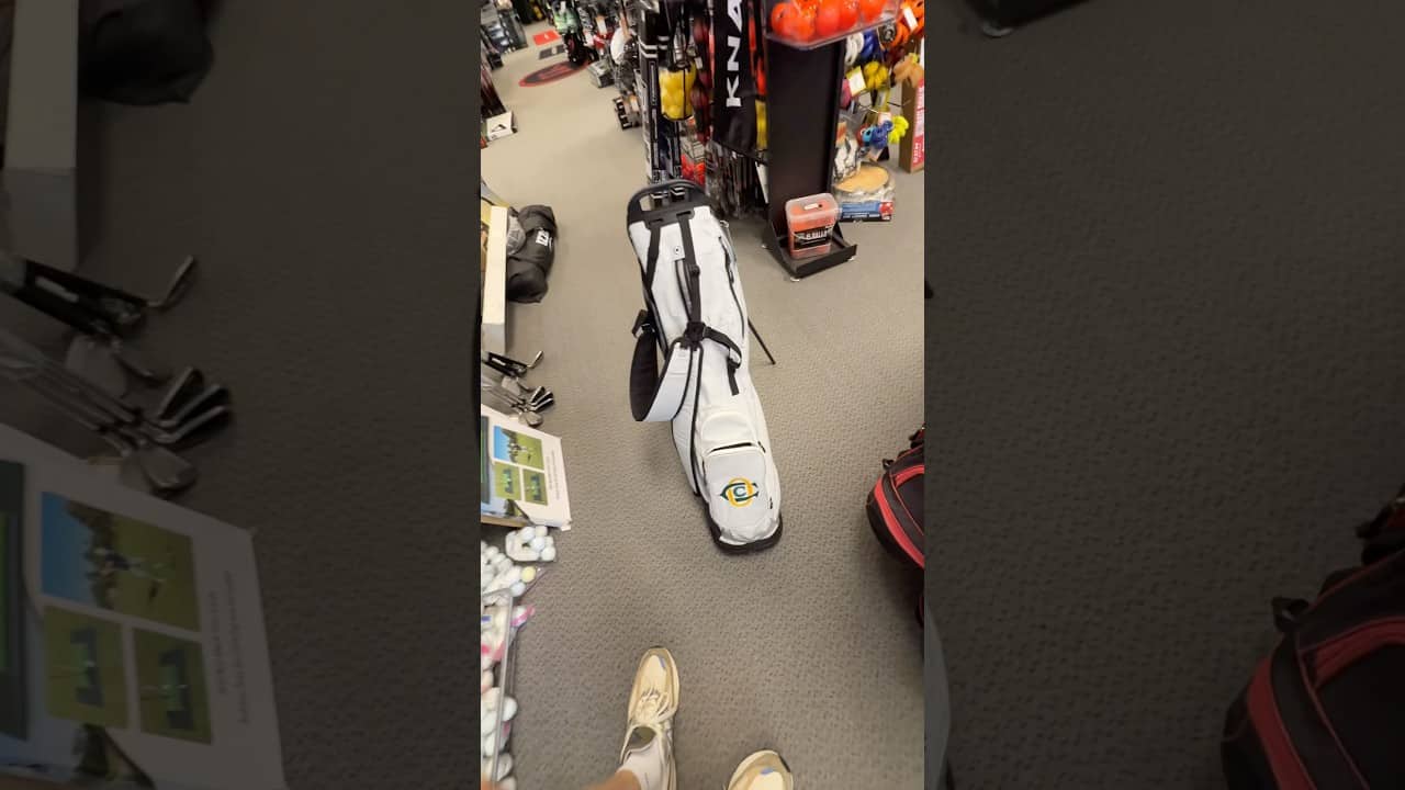 A $180 Oakmont bag?! 😯 #golf