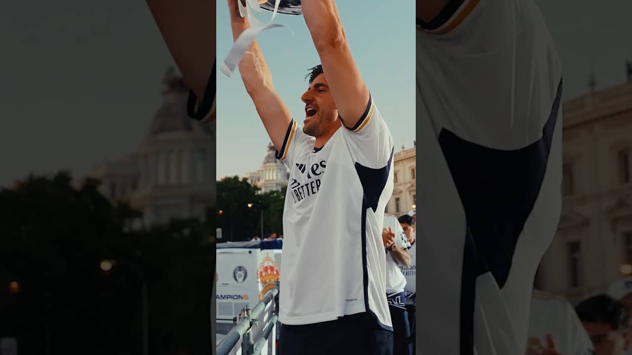 Five more seasons together. #RealMadrid and @emirates renew their partnership agreement #FlyBetter