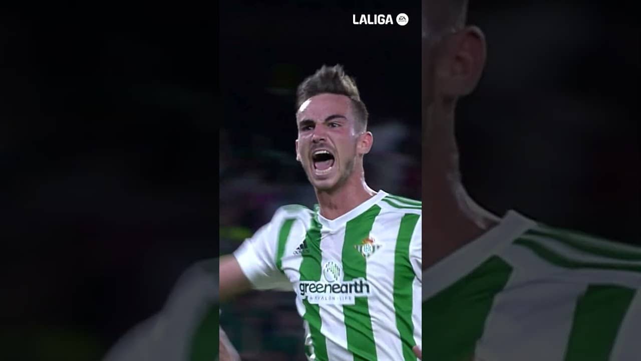 Un joven chico de Los Palacios levantando el Benito Villamarín 🤩#RealBetisLevante