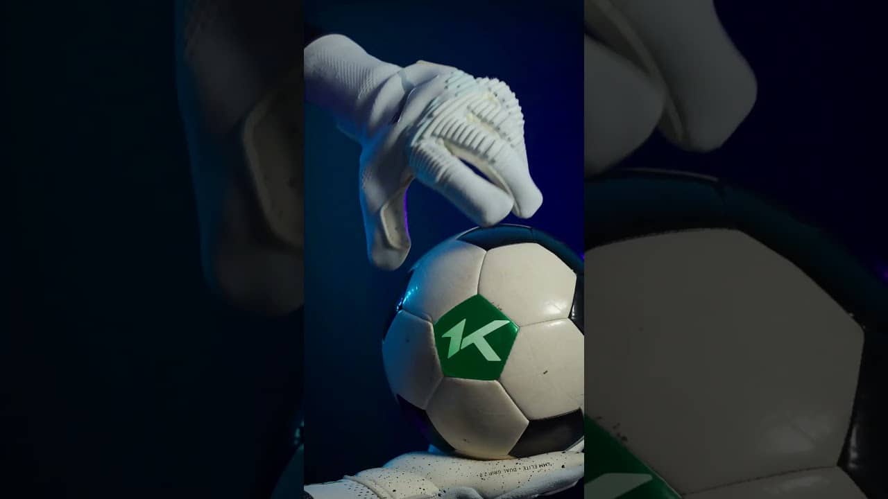 El guante de Ederson, Future Ultimate NC Pro, ELITE+ Dual Grip 2.0 de 4mm, corte negativo