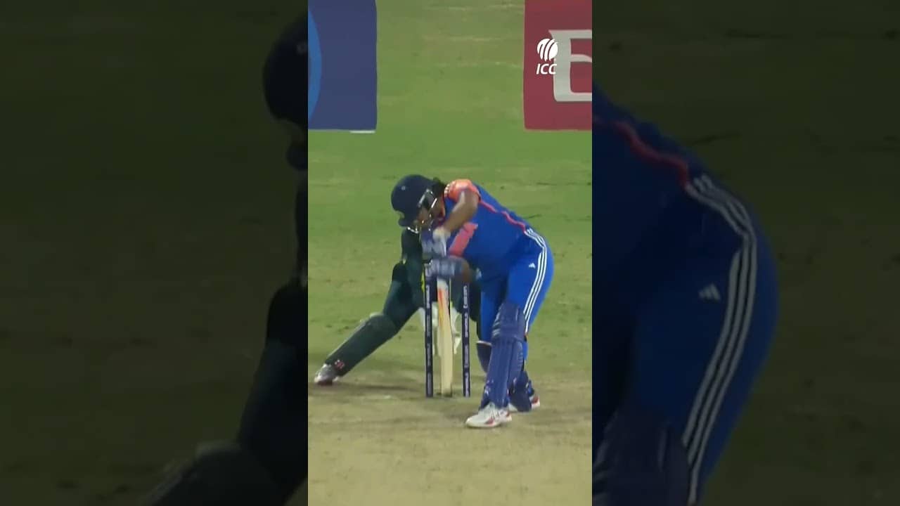 Sophie Molineux and Phoebe Litchfield began India's slide as Australia fought back π